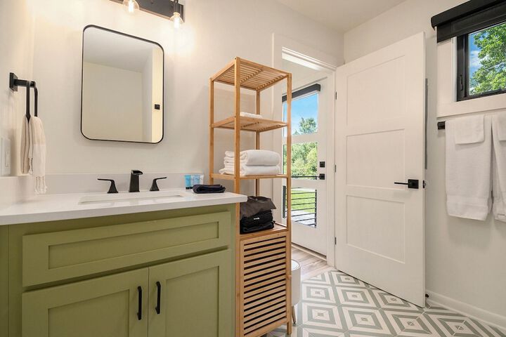 Room 75 of 102