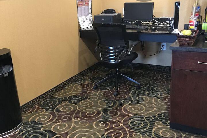 Business Center 44 of 45