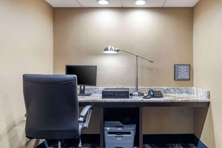 Business Center 39 of 40