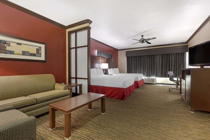Room 19 of 36