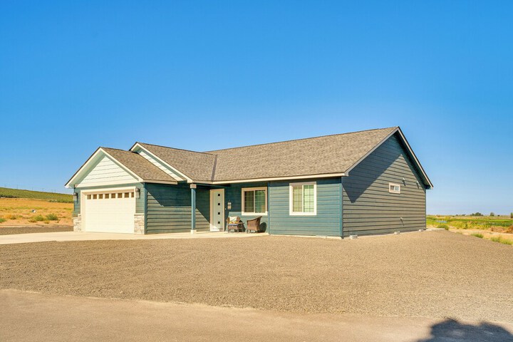 Charming Home Half-mi to Potholes State Park