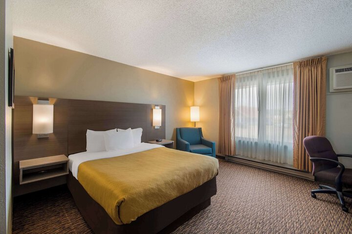 Room 34 of 48
