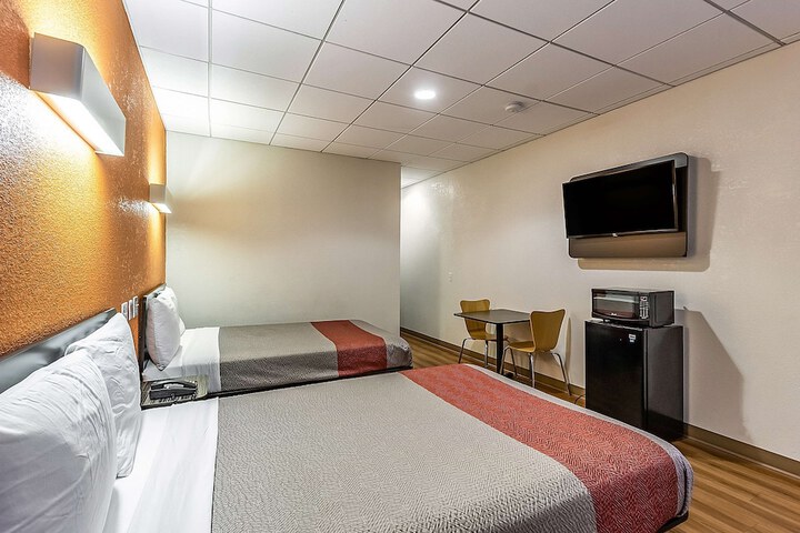 Motel 6 Elizabeth NJ - Newark Liberty Intl Airport