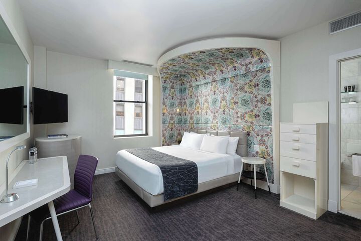 Room 15 of 82