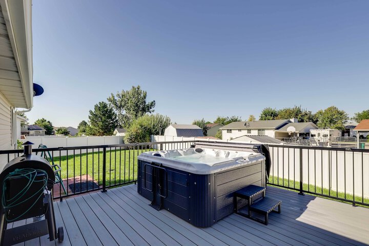 Family-friendly Clearfield Home w / Hot Tub!