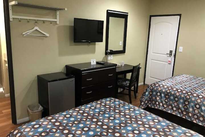 Room 17 of 36