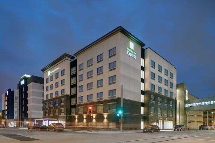 Hotel 7 of 50