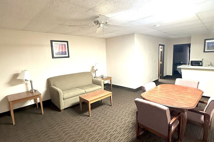 Room 124 of 163