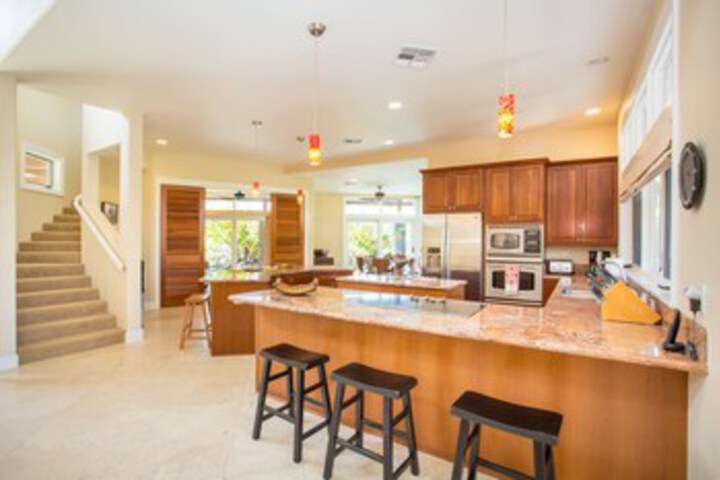 Pineapple Hale - Four Bedroom Home
