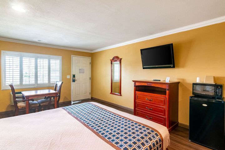 Room 26 of 30