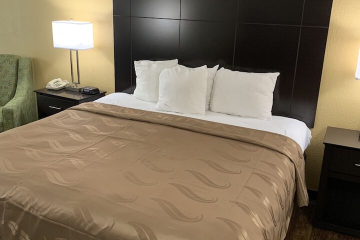 Room 33 of 39