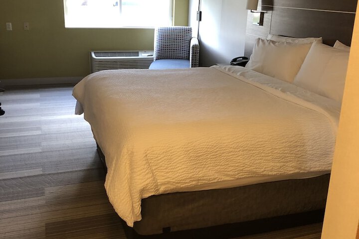 Holiday Inn Express Mt. Vernon by IHG