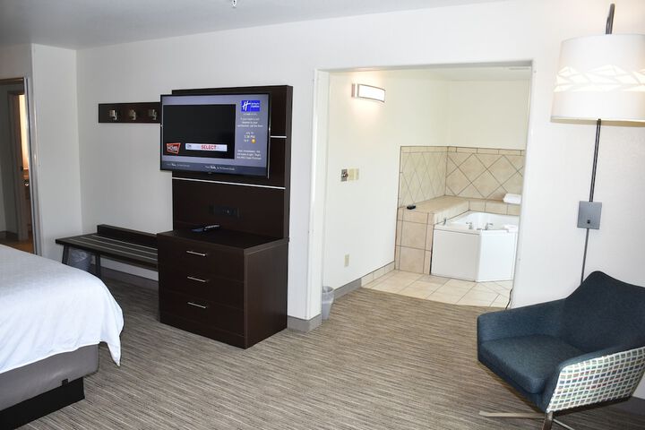 Room 15 of 63