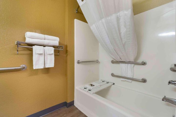 Studio 6 Suites Seattle Kent WA