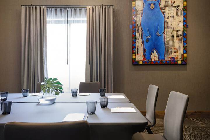 Kimpton Armory Hotel Bozeman by IHG
