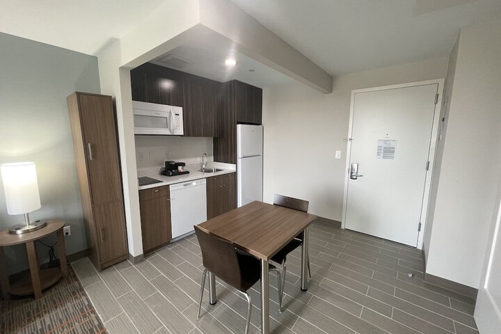 MainStay Suites Bronx - Belmont