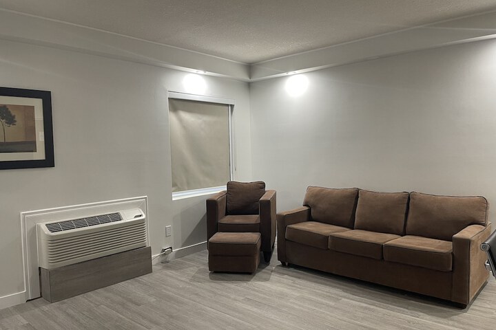 Room 64 of 106