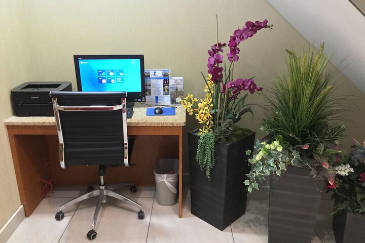 Business Center 29 of 31
