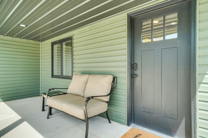 Studio Stay w / Deck in Missouri Wine Country