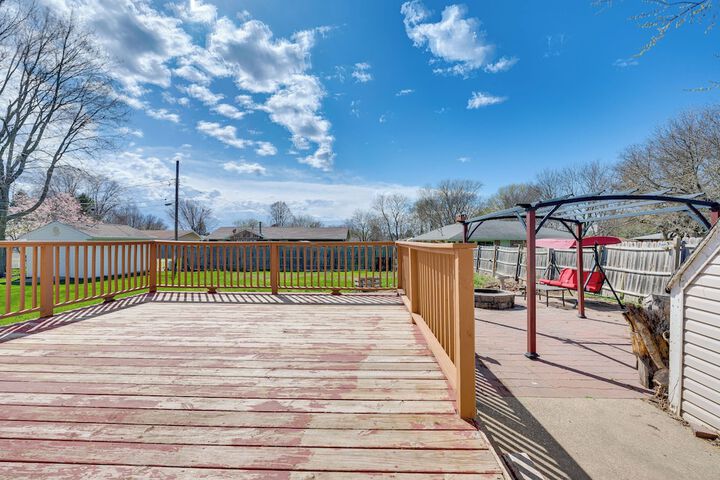 Newly Remodeled Home in Storm Lake w / Private Yard