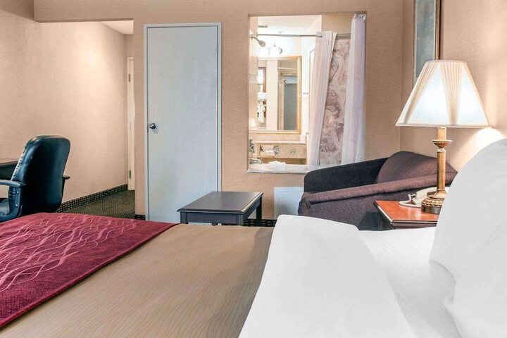 Room 16 of 42