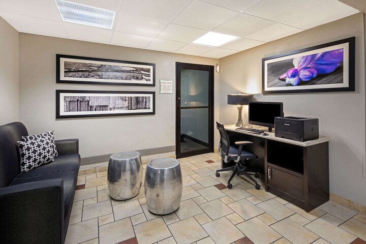 Business Center 60 of 60