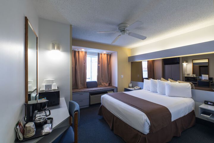 Room 17 of 47