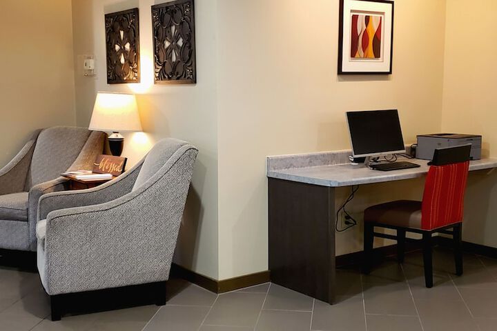 Business Center 256 of 258