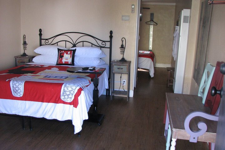 Room 28 of 90