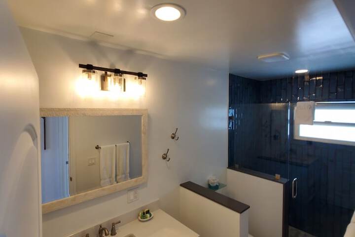 Room 105 of 151