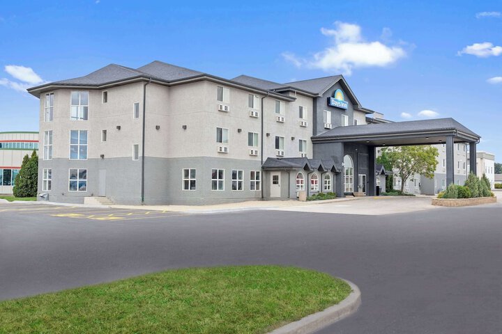 Hotel 3 of 48