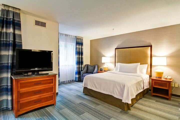 Room 25 of 41