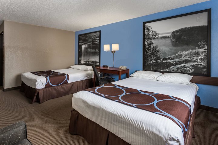 Room 12 of 19