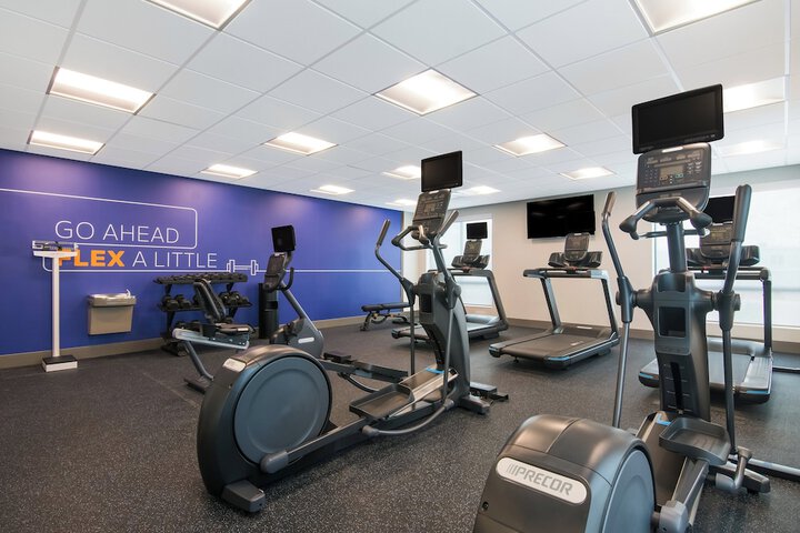 Holiday Inn Express & Suites Springdale Fayetteville Area by IHG