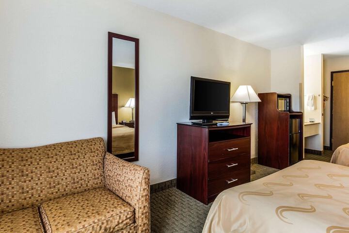 Room 37 of 46