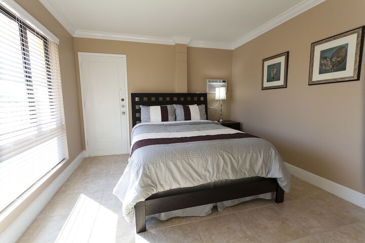 Room 18 of 141