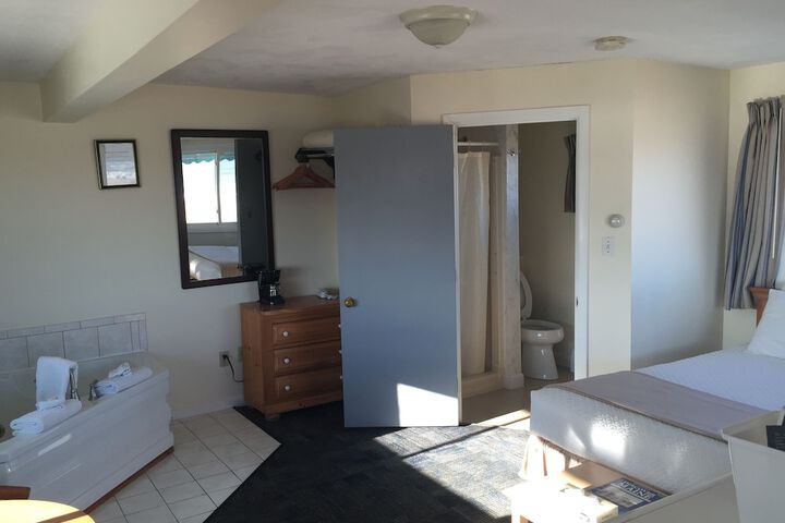 Sea Cliff House Motel
