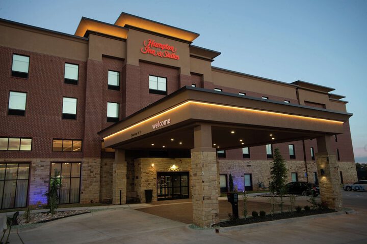 Hotel 6 of 50