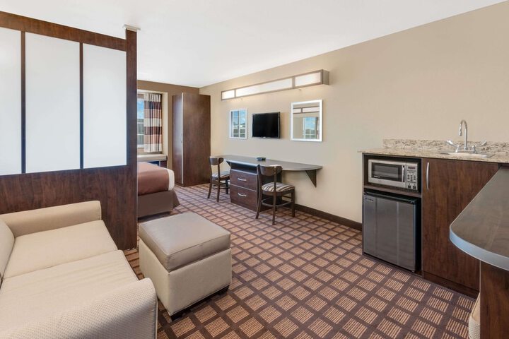Room 10 of 39