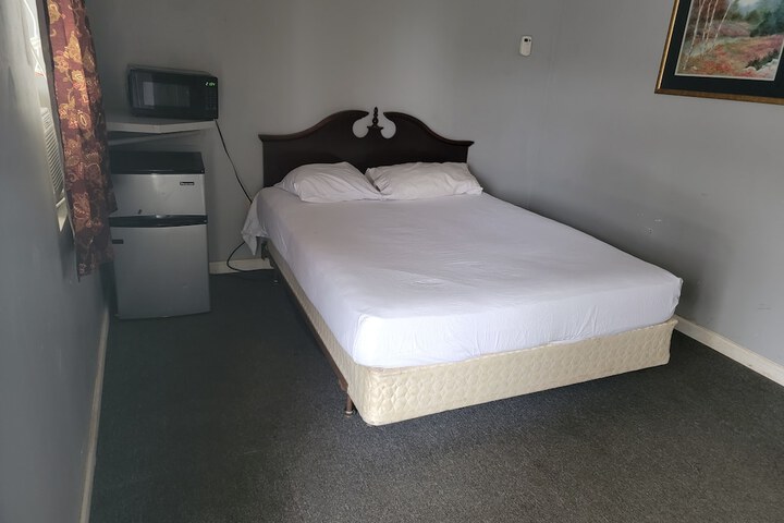 Room 5 of 17
