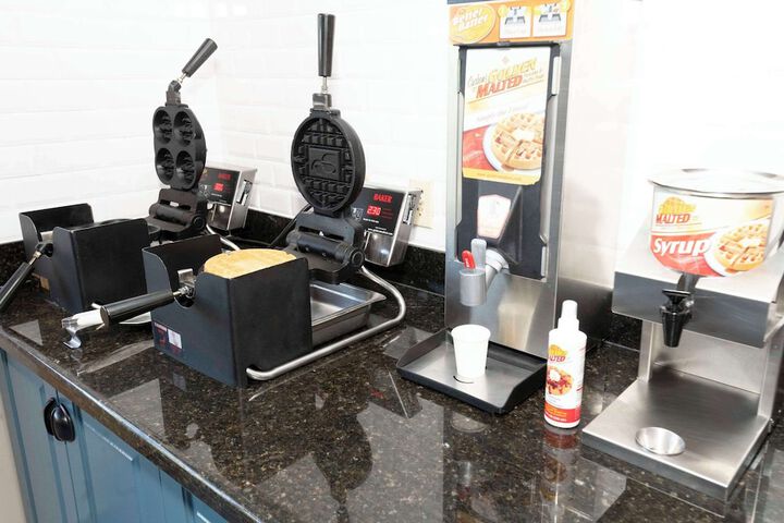 Breakfast/Coffee Service 75 of 86
