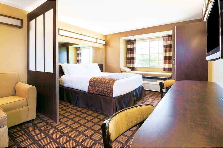 Room 12 of 23