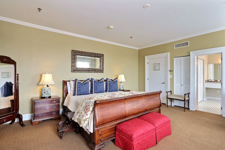 Room 108 of 170