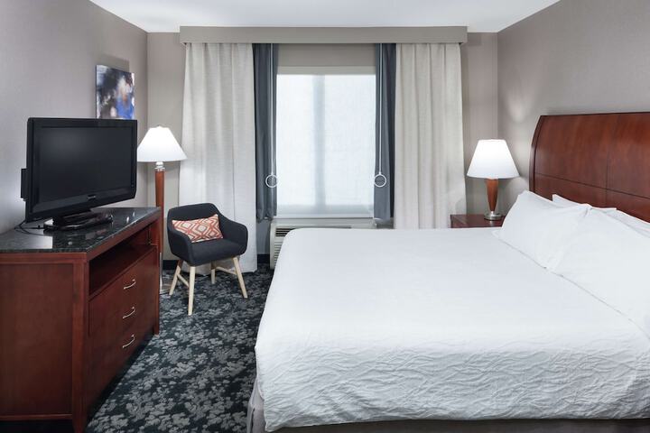 Hilton Garden Inn Naperville / Warrenville