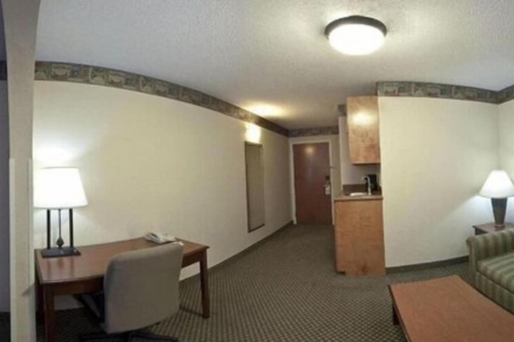 Room 14 of 27