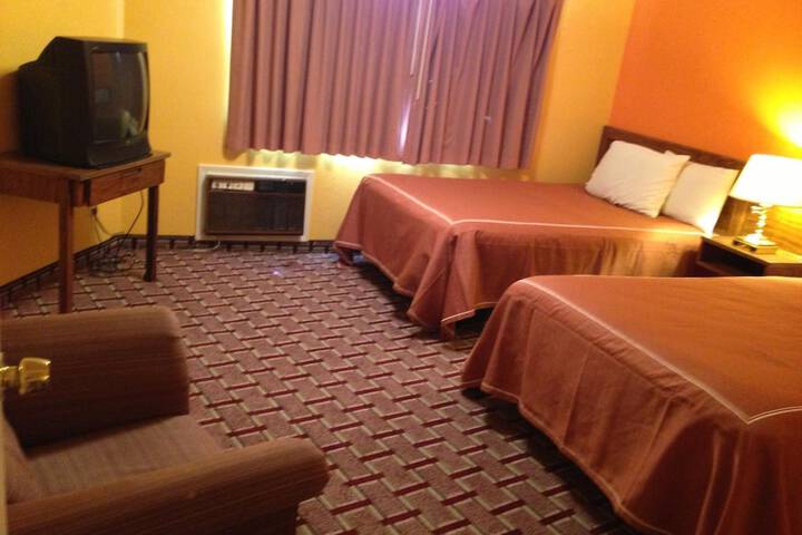 Room 14 of 40