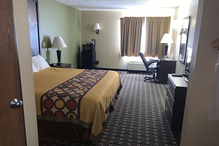 Room 8 of 26