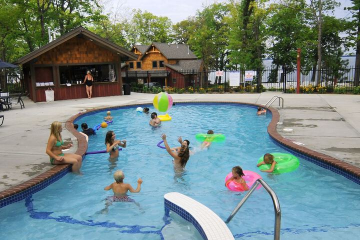 Trappers Landing Lodge