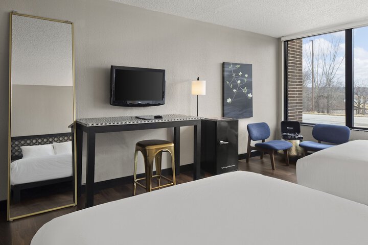 The Highlander Hotel Iowa City an Ascend Collection Hotel