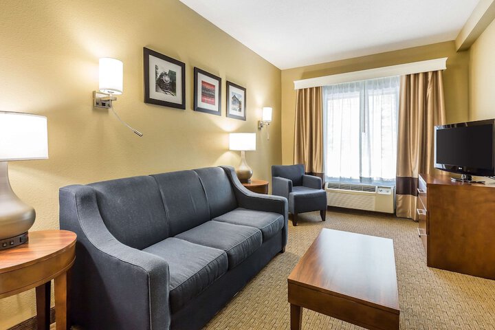 Room 9 of 28